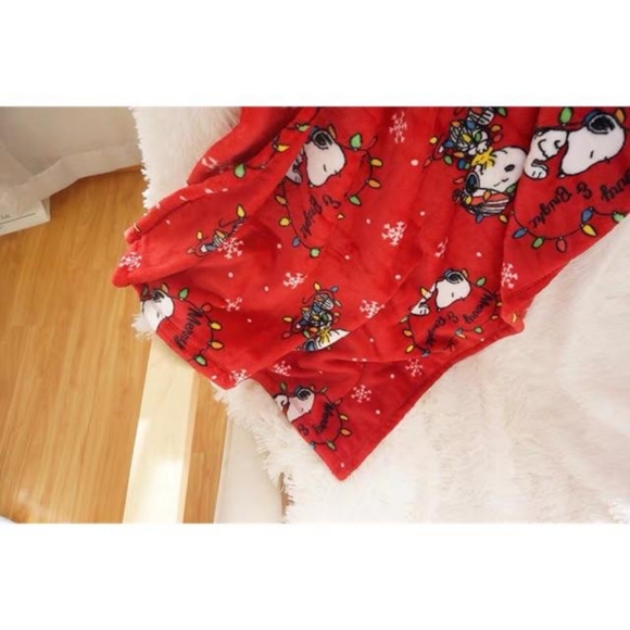 CHRISTMAS Berkshire SNOOPY "Merry and Bright" Soft Christmas Throw Blanket - Picture 12 of 12